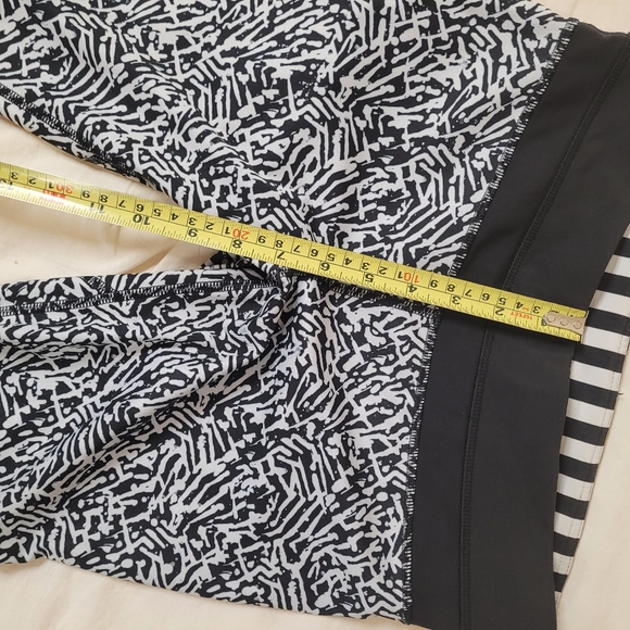 Lululemon Run: Inspire Crop 2 All Full On Luxstream Black And White Animal Print - Picture 7 of 15